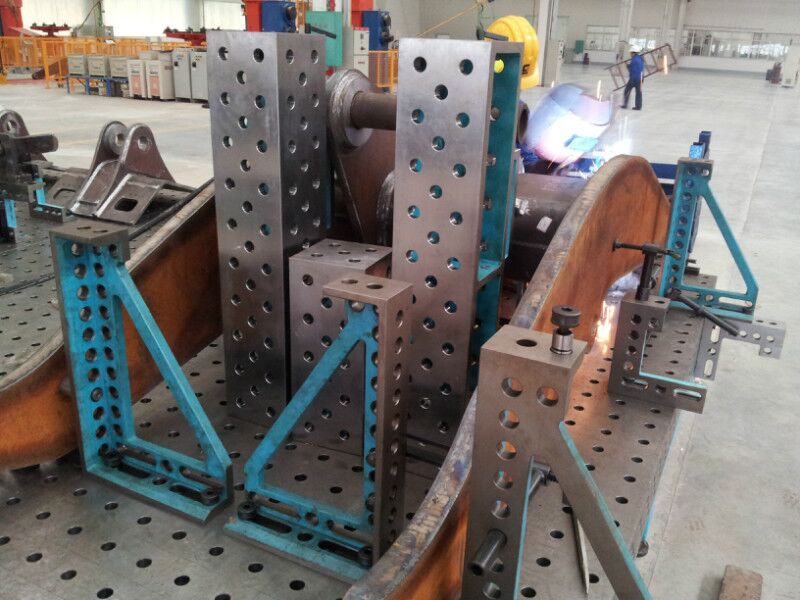 CLAMPING AND LOCATING ANGLES